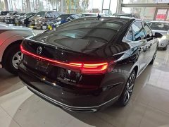 Volkswagen Passat 330TSI Luxury - ფოტო 6