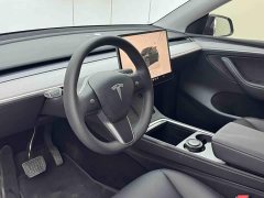 Tesla Model Y Rear-Wheel Drive - photo 9