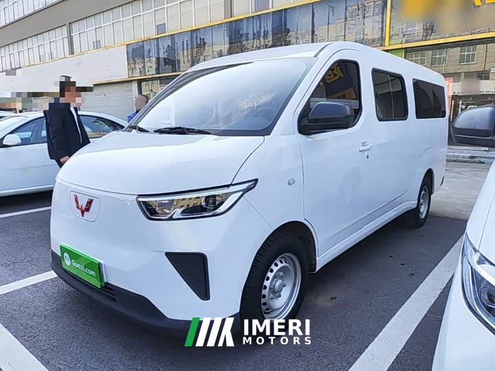 Wuling Yangguang 300km Comfort Passenger Van 75kW - автомобиль из Китая