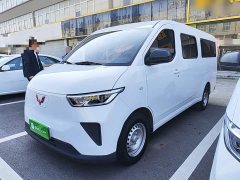 Wuling Yangguang 300km Comfort Passenger Van 75kW - фото 1