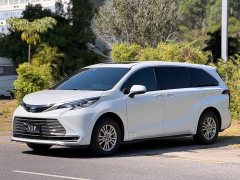 Toyota Sienna 2.5L Hybrid Premium Edition - photo 1