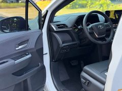 Toyota Sienna 2.5L Hybrid Premium Edition - photo 10