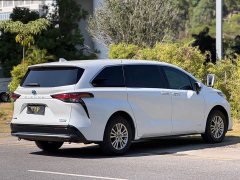 Toyota Sienna 2.5L Hybrid Premium Edition - photo 13