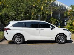 Toyota Sienna 2.5L Hybrid Premium Edition - photo 16