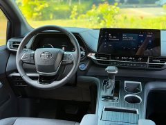 Toyota Sienna 2.5L Hybrid Premium Edition - photo 7