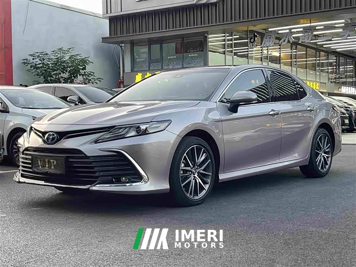 Toyota Camry Hybrid Luxury