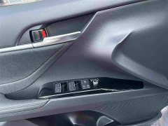 Toyota Camry Hybrid Luxury - photo 12