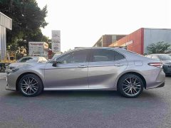 Toyota Camry Hybrid Luxury - photo 4