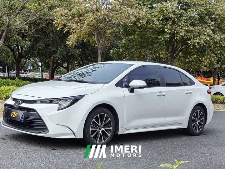 Toyota Corolla Facelift TNGA 1.5L CVT Base - автомобиль из Китая