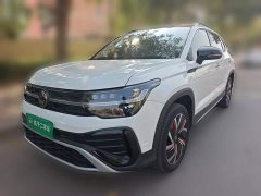 Volkswagen Touareg 300TSI FWD Full Moon Edition - photo 1