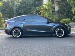 Tesla Model Y Rear-Wheel Drive - ფოტო 16