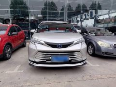 Toyota Sienna 2.5L Hybrid Platinum Edition - photo 2