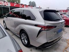Toyota Sienna 2.5L Hybrid Platinum Edition - photo 4