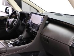 Toyota Vellfire Crown Hybrid 2.5L Executive Premier Edition - photo 15