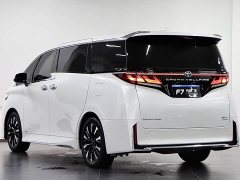Toyota Vellfire Crown Hybrid 2.5L Executive Premier Edition - photo 4