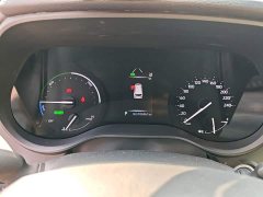 Toyota Gravia 2.5L Hybrid Premium Edition - photo 11