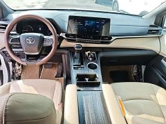 Toyota Gravia 2.5L Hybrid Premium Edition - photo 9