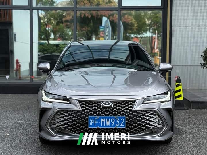 Toyota Camry Hybrid 2.5L XLE Premium