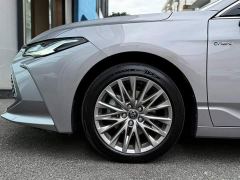 Toyota Camry Hybrid 2.5L XLE Premium - фото 7