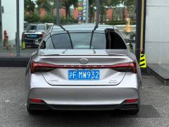 Toyota Camry Hybrid 2.5L XLE Premium - фото 8