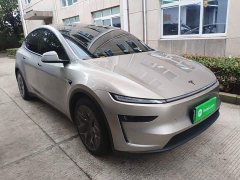 Tesla Model Y L Long Range All-Wheel Drive - фото 3