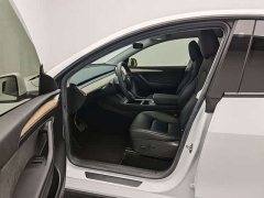 Tesla Model Y Rear-Wheel Drive - ფოტო 12