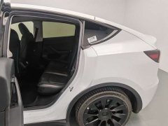 Tesla Model Y Rear-Wheel Drive - ფოტო 13