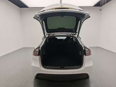Tesla Model Y Rear-Wheel Drive - ფოტო 15