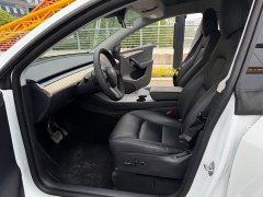 Tesla Model Y Standard Range RWD - фото 4
