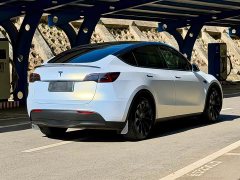 Tesla Model Y Rear-Wheel Drive - photo 4