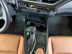 Lexus UX 260h Edition V - фото 16