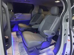 Toyota Gravia 2.5L Hybrid Comfort Edition - фото 16