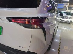 Toyota Gravia 2.5L Hybrid Comfort Edition - фото 7