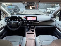 Toyota Gravia 2.5L Hybrid Comfort Edition - фото 12