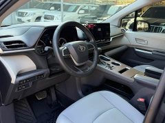 Toyota Gravia 2.5L Hybrid Comfort Edition - фото 9