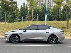 Lynk & Co 07 EM-P 126 Extended Range Max - фото 3