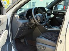 Toyota Crown Venza 2.5L HEV AWD Luxury - photo 7