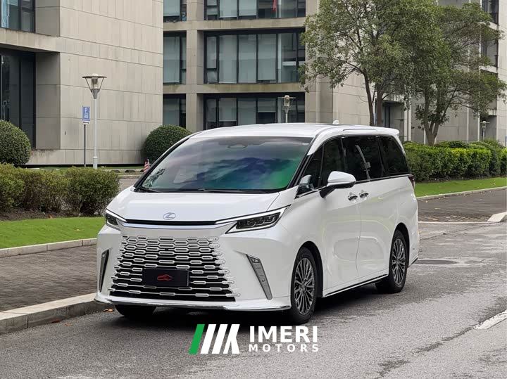 Lexus LM 500h Six-Seat Premium Edition
