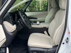 Lexus LM 500h Six-Seat Premium Edition - photo 10