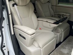 Lexus LM 500h Six-Seat Premium Edition - photo 15