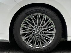 Lexus LM 500h Six-Seat Premium Edition - photo 8