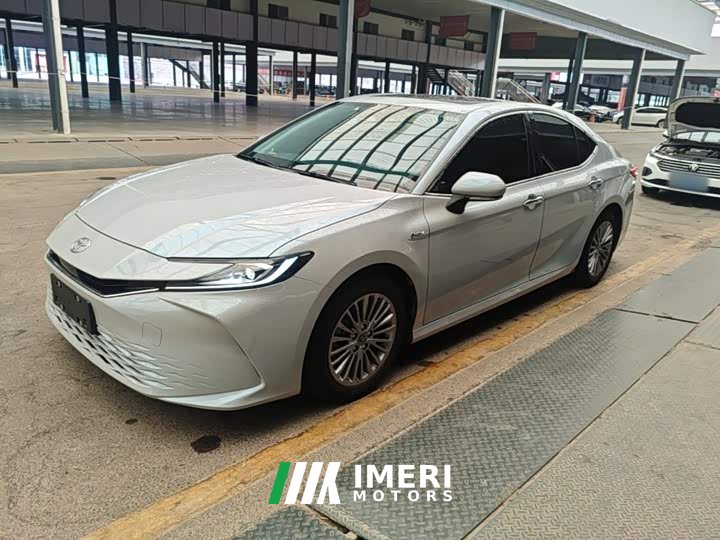 Toyota Camry Hybrid 2.0L HGVP Luxury - автомобиль из Китая