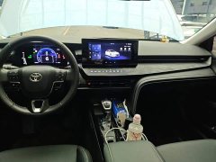 Toyota Camry Hybrid 2.0L HGVP Luxury - фото 12