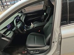 Toyota Camry Hybrid 2.0L HGVP Luxury - фото 14