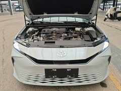 Toyota Camry Hybrid 2.0L HGVP Luxury - фото 19