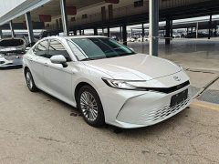 Toyota Camry Hybrid 2.0L HGVP Luxury - фото 3