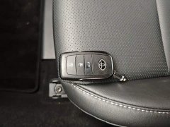 Toyota Camry Hybrid 2.0L HGVP Luxury - фото 8