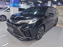 Toyota Gravia 2.5L Hybrid Premium Edition - photo 1