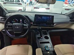Toyota Gravia 2.5L Hybrid Premium Edition - photo 9