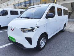 Wuling Yangguang 300km Comfort Passenger Van 75kW - фото 1